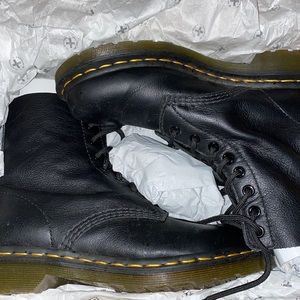 Dr. Martens 1460 Pascal Virginia Black Leather Boots (new + original packaging)